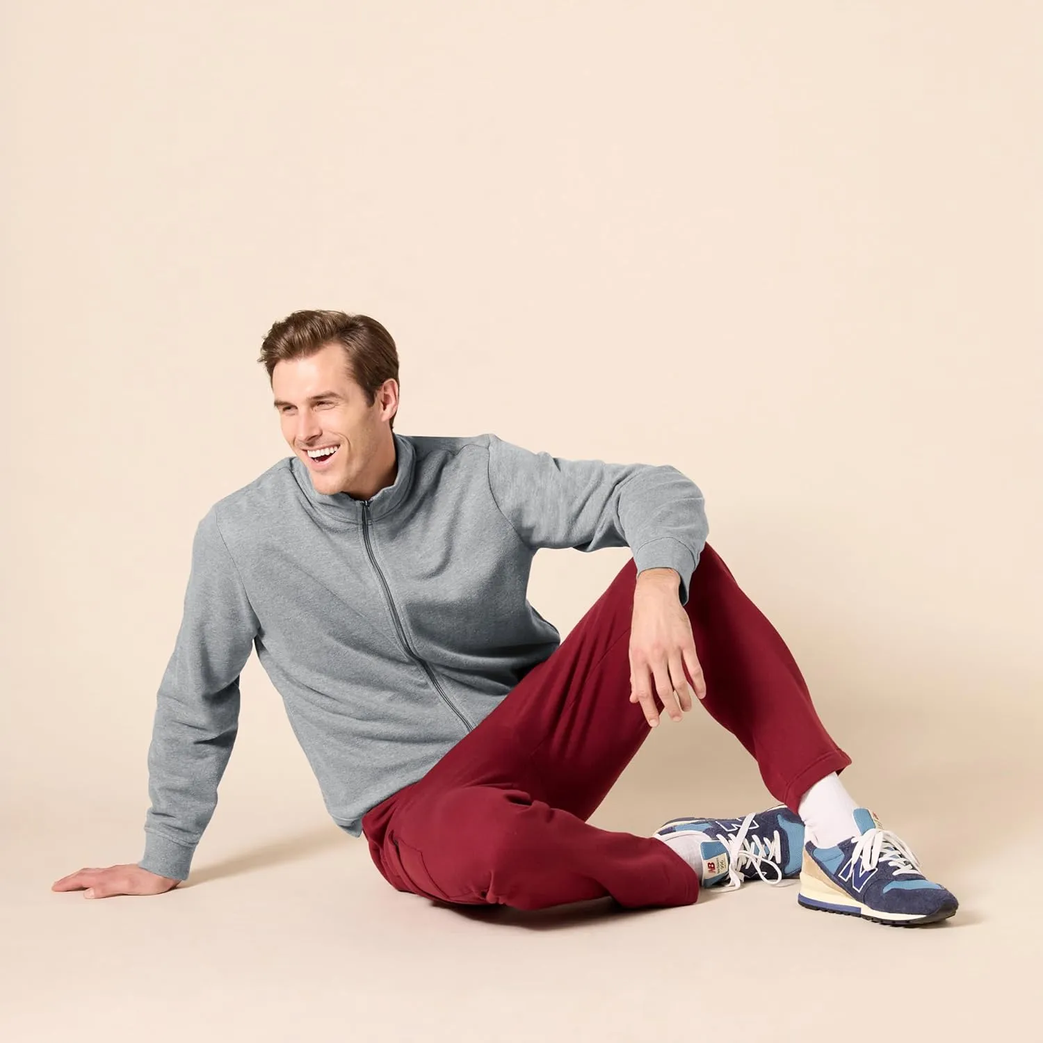 Amazon Essentials Men's Zip Up Sweatshirt, Lightweight French Terry, Mock Neck