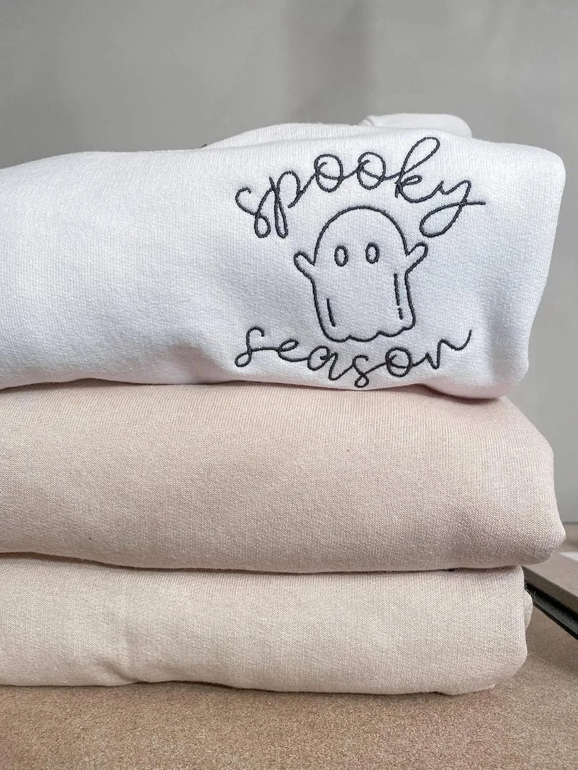 FISCRAT Halloween Spooky Season Oversized Sweatshirt Women Cute Ghost Sweatshirts Fall Embroidered Sweater Pullover Top