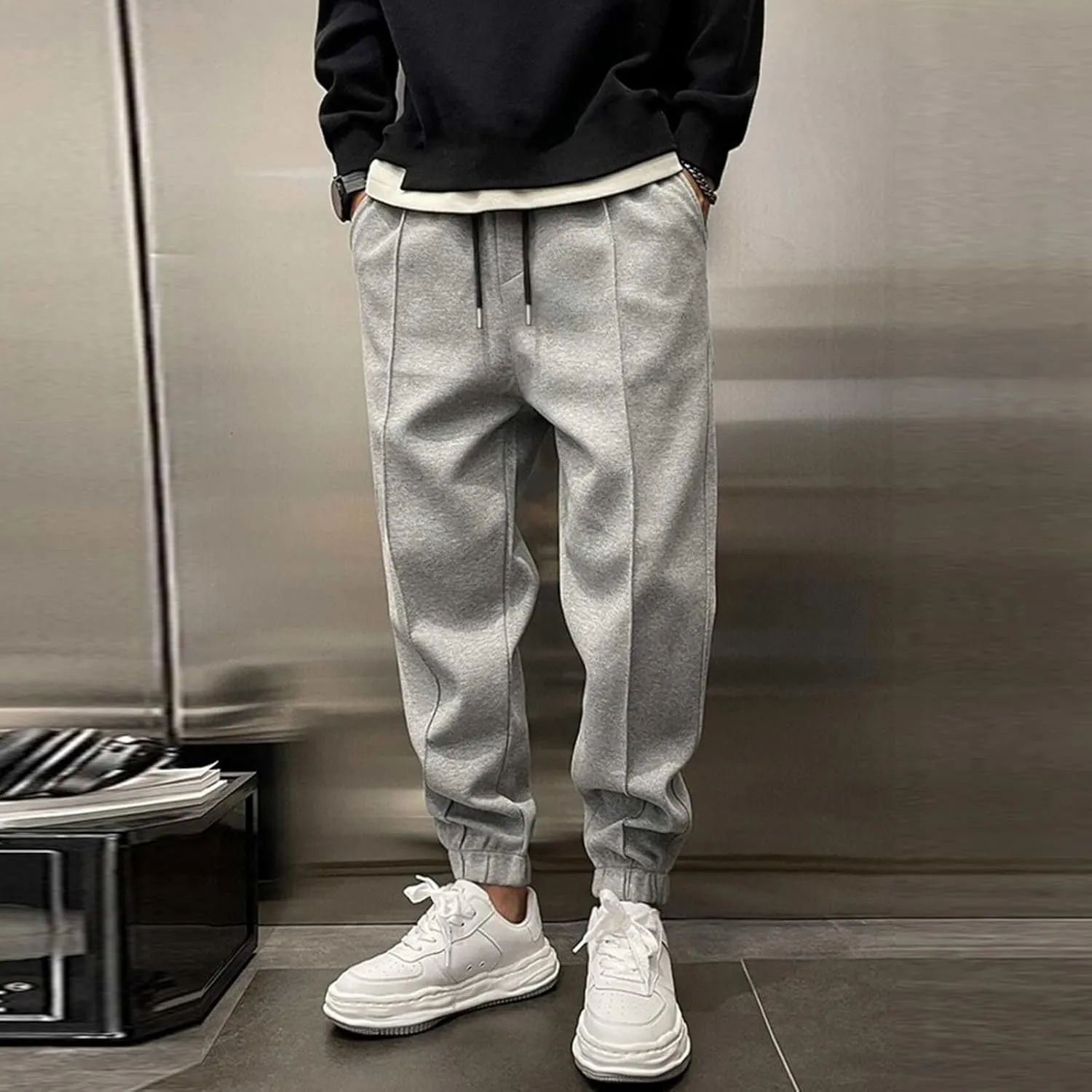 Mens Fleece Sweatpants Baggy Cargo Joggers Loose Fit Casual Drawstring Elastic Waist Sweat Pants Gym Athletic Pockets