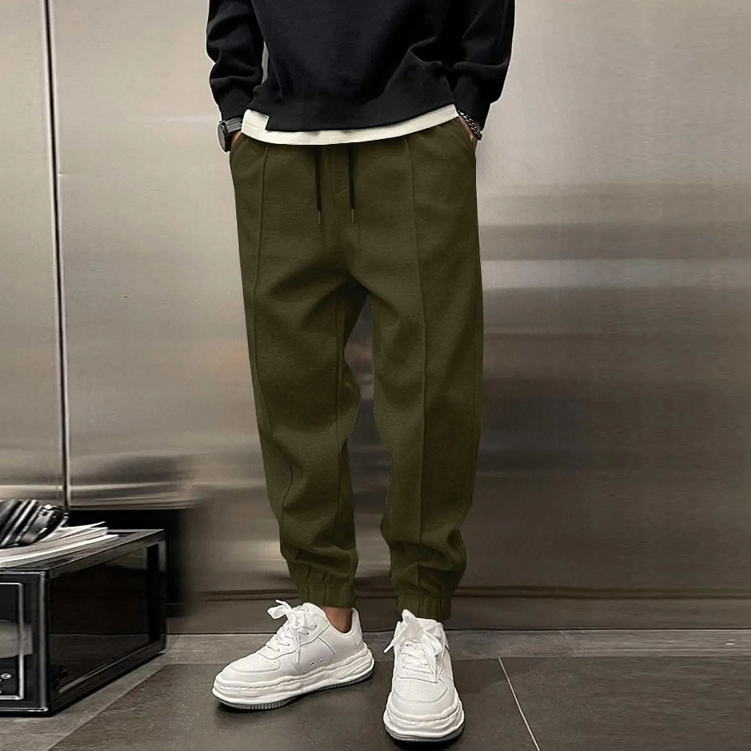Mens Fleece Sweatpants Baggy Cargo Joggers Loose Fit Casual Drawstring Elastic Waist Sweat Pants Gym Athletic Pockets