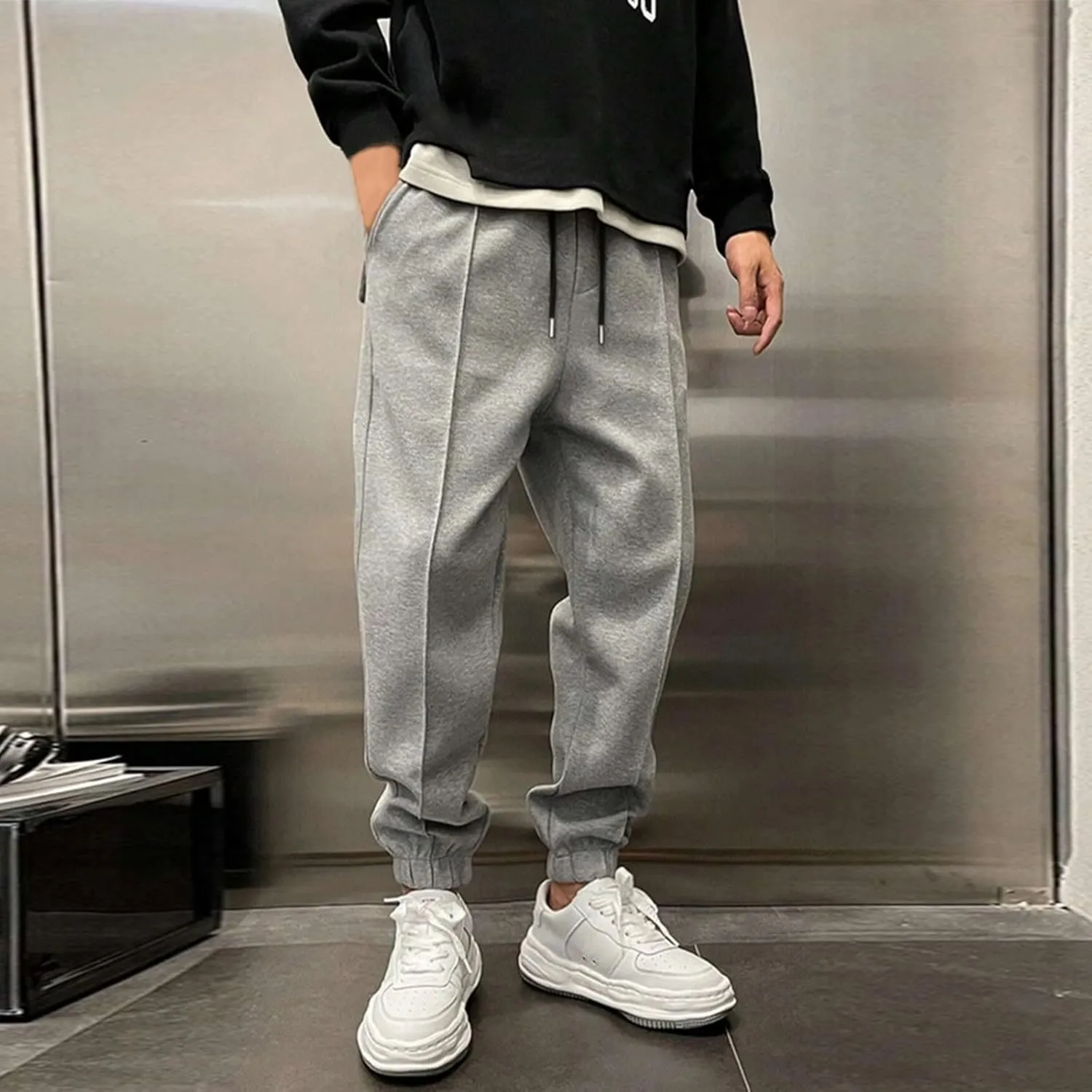 Mens Fleece Sweatpants Baggy Cargo Joggers Loose Fit Casual Drawstring Elastic Waist Sweat Pants Gym Athletic Pockets