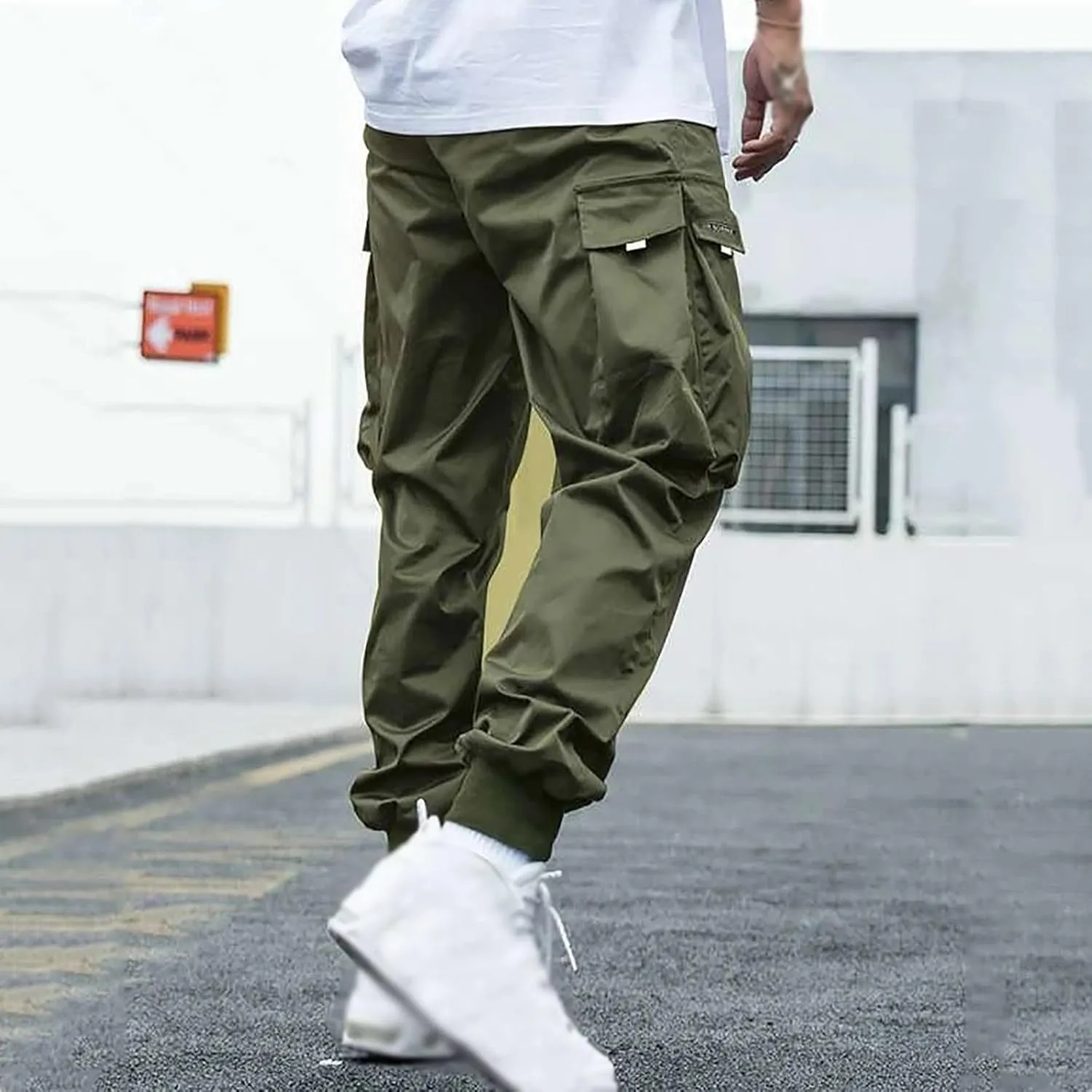 Men's Streetwear Cargo Pants Casual Drawstring Elastic Waist Baggy Sweatpants Techwear Joggers with Flap Pockets
