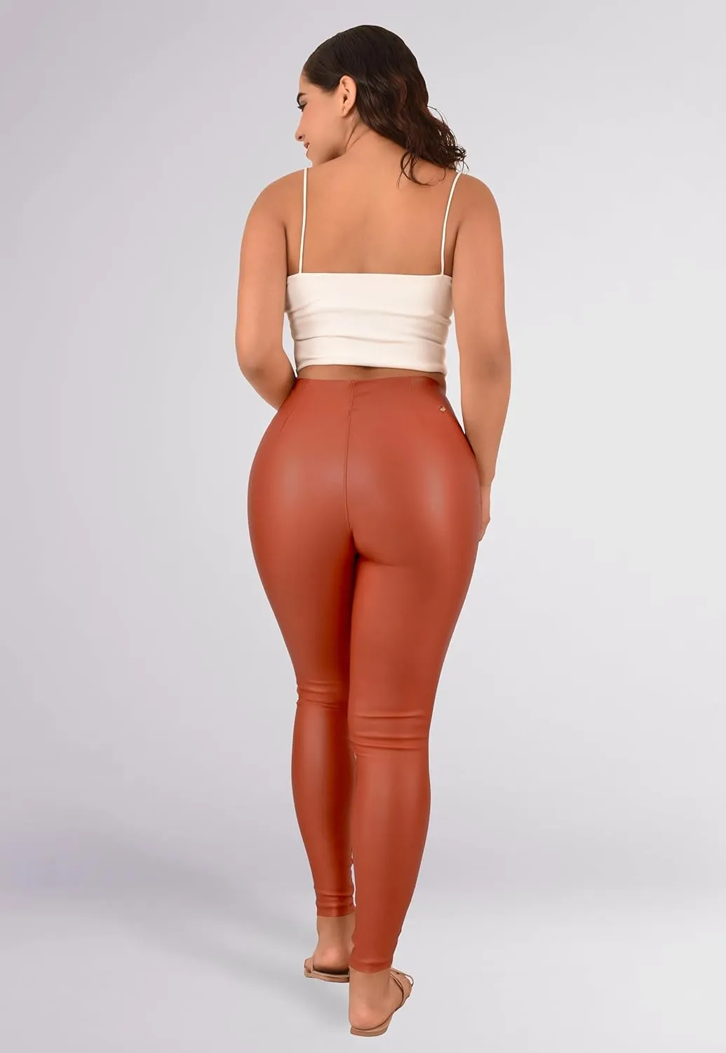 Pantalones Beka Levanta Pompa | High Waisted Jeans for Women | Lipo Jeans
