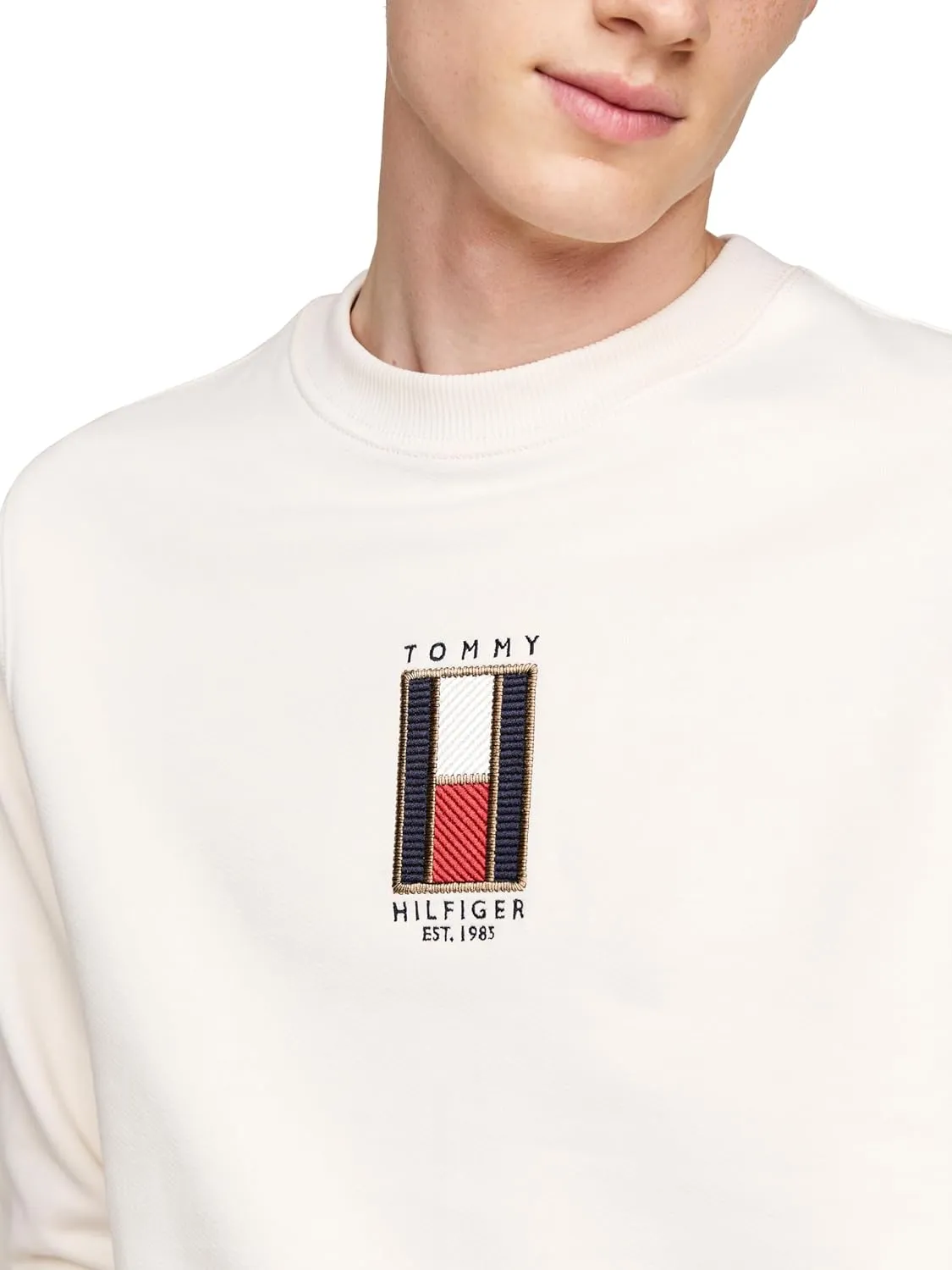 Tommy Hilfiger Men's Medium Weight Crewneck Sweatshirt with Vertical Embroidered Flag Logo